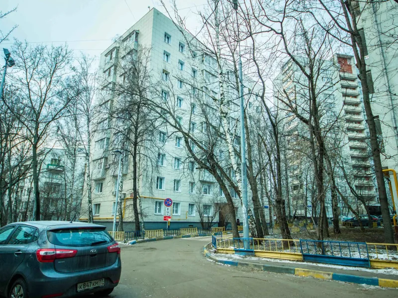 Фасад / вход «Гнездо орла. 1К на ВДНХ»