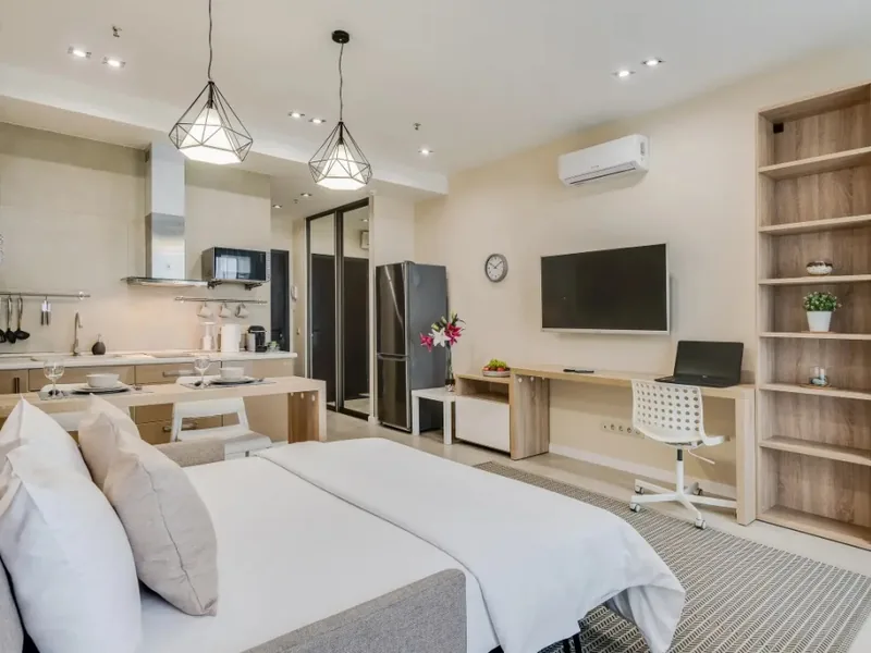 Номер в апартаментах «Премиум с Балконом и Видом на Город Business Apartments»