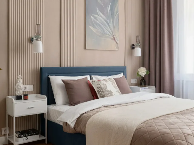 Номер в апартаментах «GM Apartments Четверка на Патриках в вишнёвых тонах»