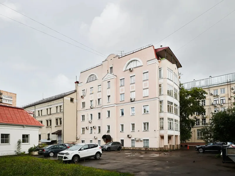 Фасад / вход «GM Apartments Двухуровневая с мансардой у Патриарших Прудов»