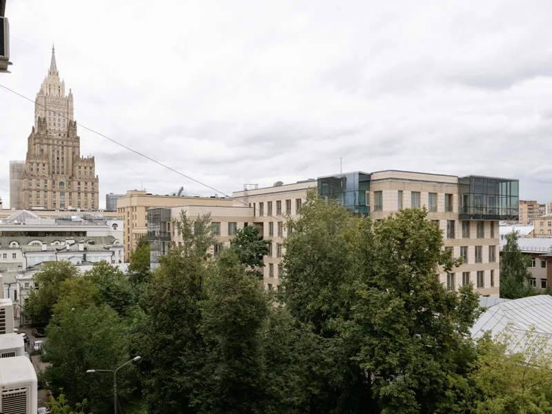 Фасад / вход «GM Apartments С Видом на Три Высотки»