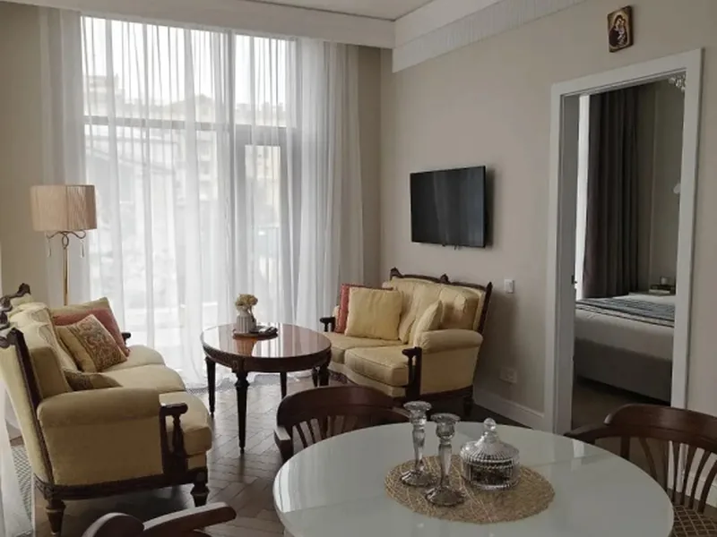Номер в апартаментах «Moscow Deluxe Apartments Family Suite Kazakova»