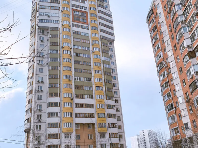 Фасад / вход «Просторная квартира Новомарьинская»