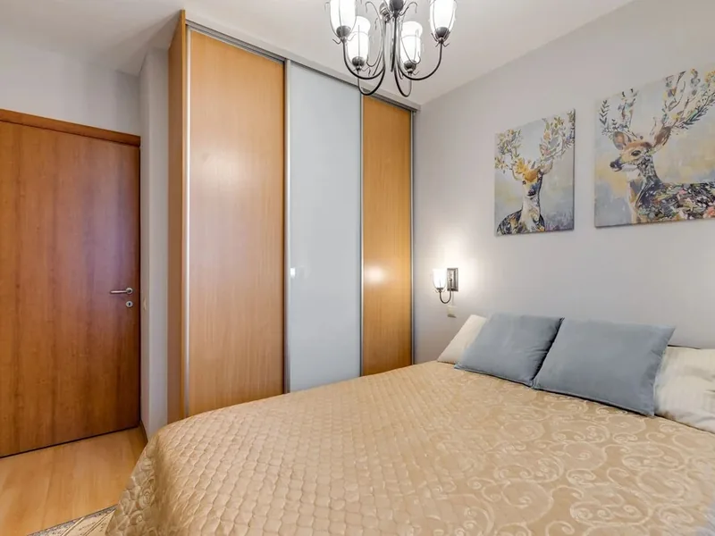 Ресепшн / лобби «Simply Comfort - Spacious Apartment 10 min to Metro»