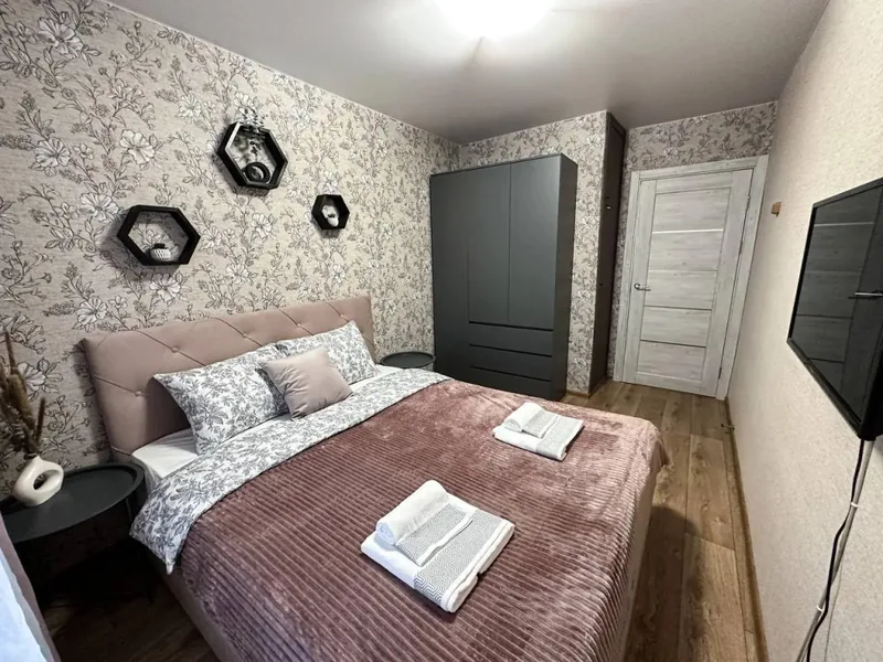 Фасад / вход «Top Rooms: Двухкомнатная у метро Пролетарская с качелями»