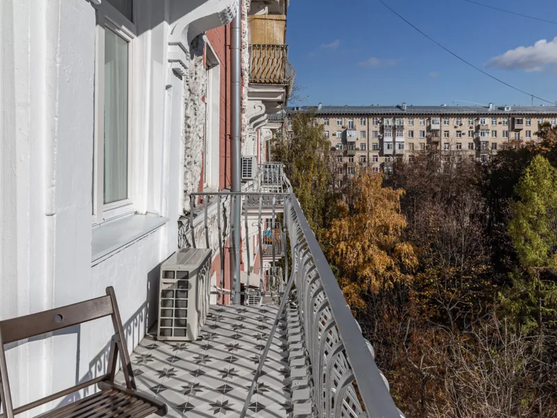 Фасад / вход «в Красных домах»