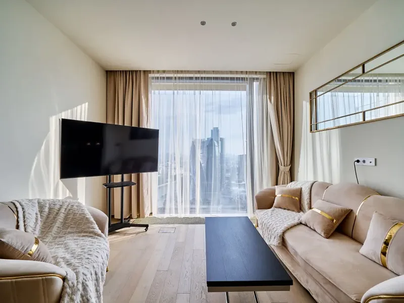 Ресепшн / лобби «ЖК Capital Tower на 43 этаже с видом на Москва-Сити»