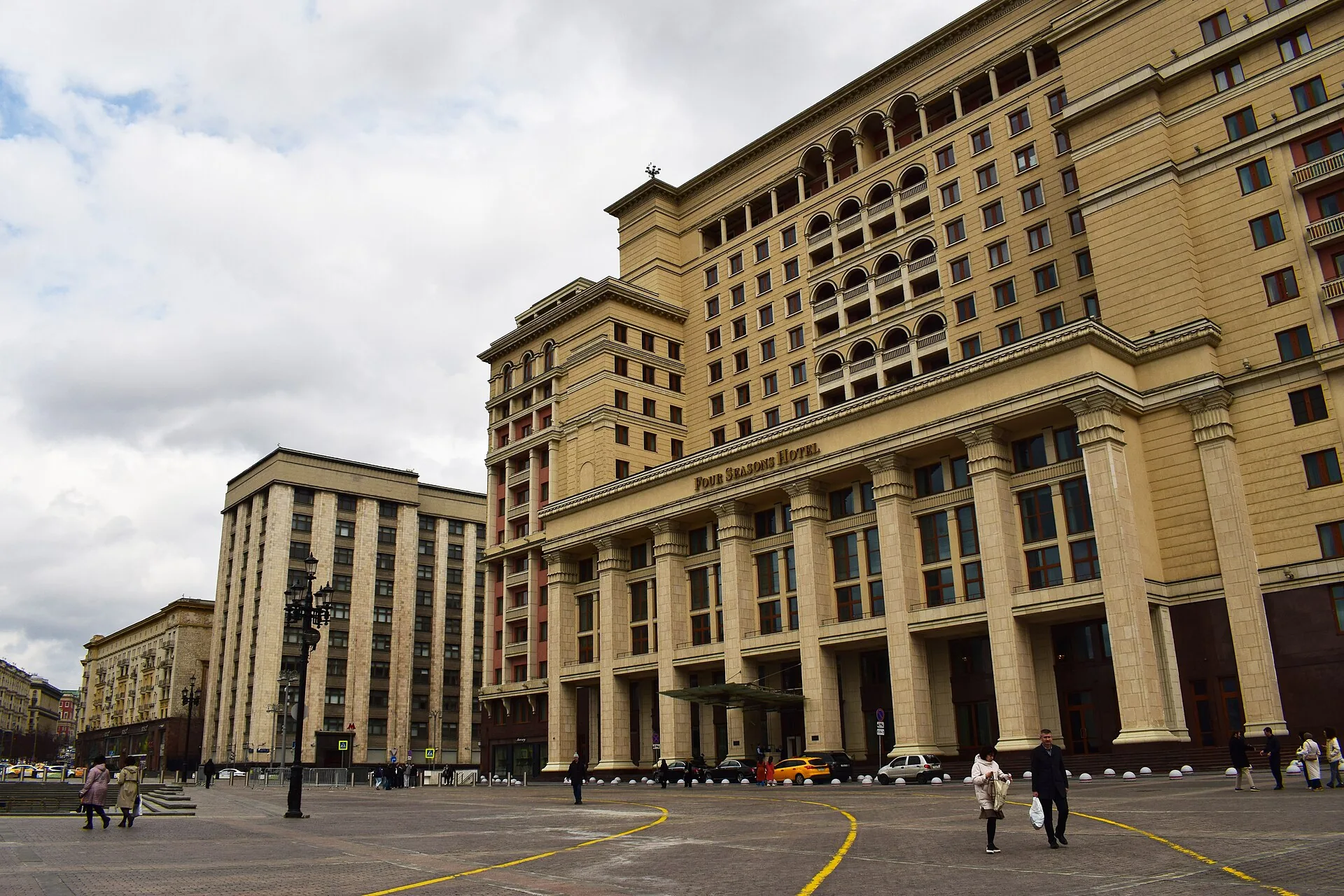 Современный отель Four Seasons Hotel Moscow на Охотном ряду