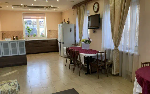 Частный дом Mnogofunktsionalnoye Bungalo, улица Красная Нива, д.33, Новосельцево