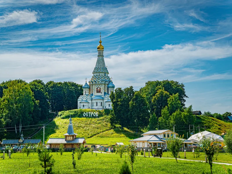 Фасад / вход «Остров»