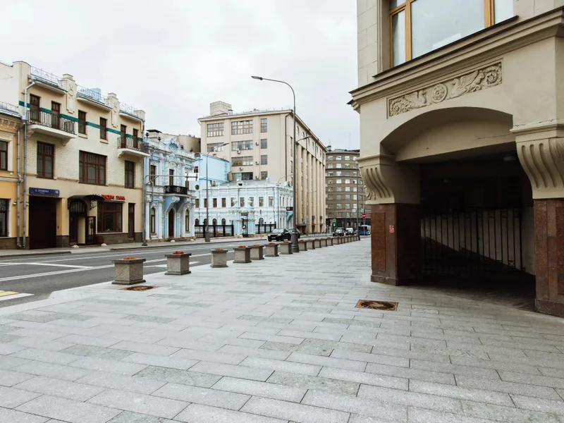 Фасад / вход «Дом Пафос на Лубянке»