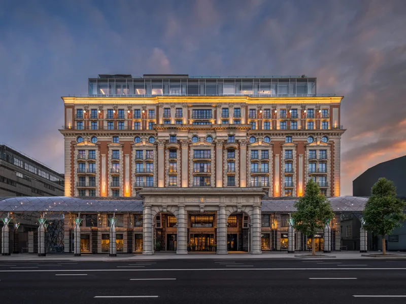 Фасад / вход «The Carlton»