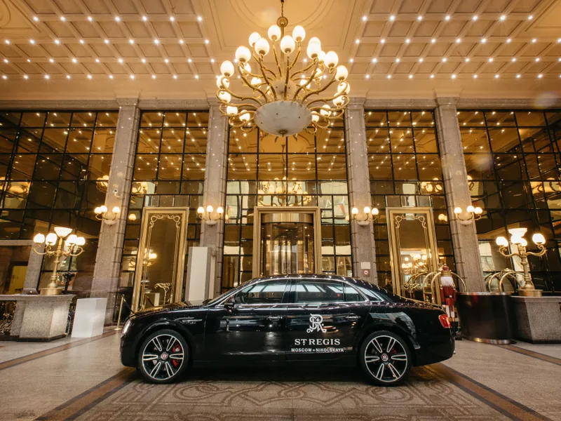 Фасад / вход «St. Regis Никольская»