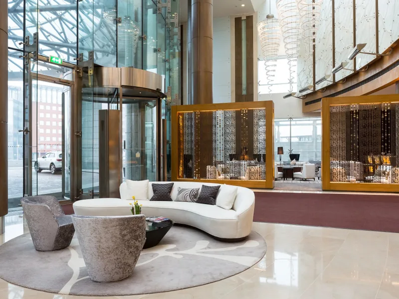 Ресепшн / лобби «Swissôtel Красные Холмы»