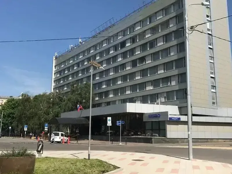Фасад / вход «Юность»