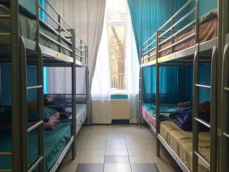 Кровать в общем номере (мужской номер) в хостеле «7 Sky Hostel Krasnoselskaya»