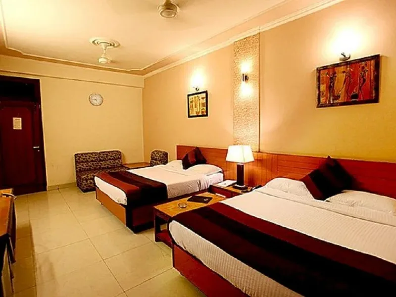 Номер в хостеле «Mary Gold Hotel and Hostel (ex. A la Russe)»