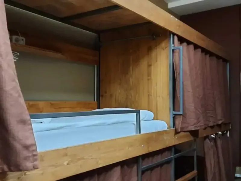 Кровать в общем номере в хостеле «All Music #1 Hostel Маяковская»