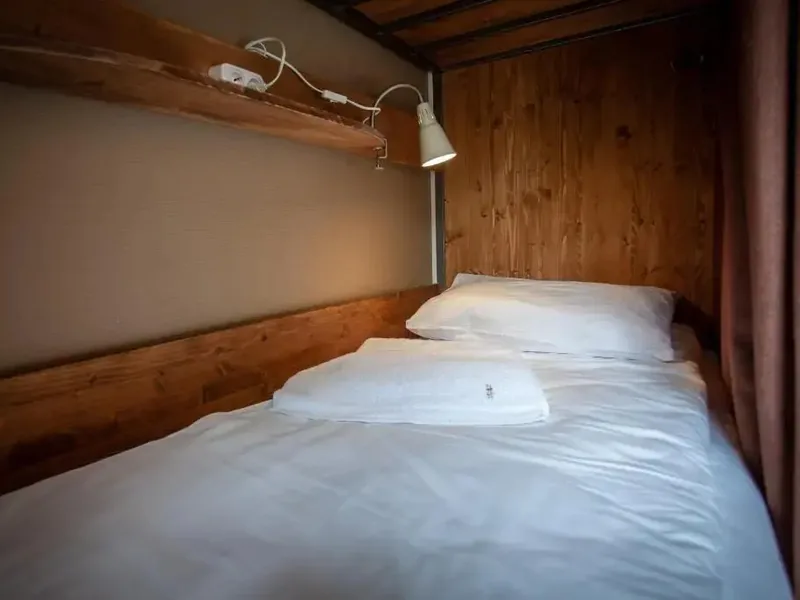 Кровать в общем номере (мужской номер) в хостеле «All Music #1 Hostel Маяковская»
