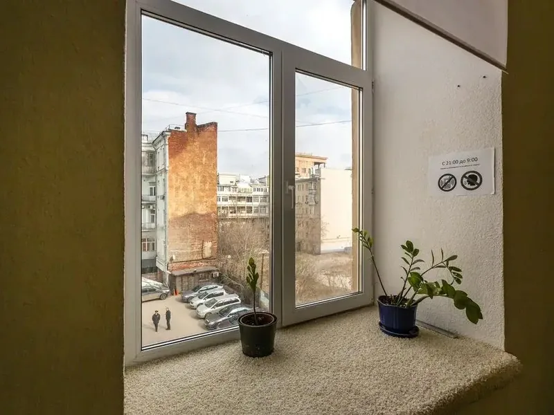Фасад / вход «Chekhov Bro Hostel»