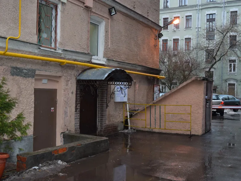 Фасад / вход «Арбат 25»