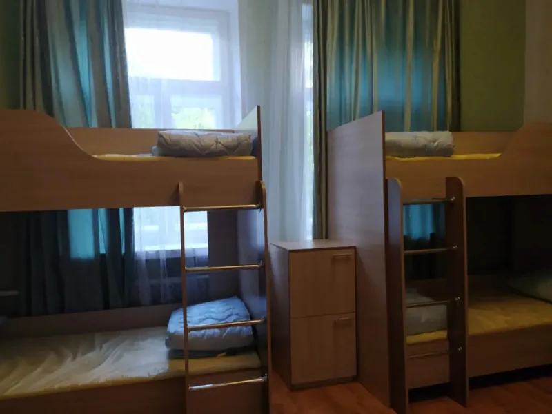 Кровать в общем номере (мужской номер) в хостеле «На Бульваре»