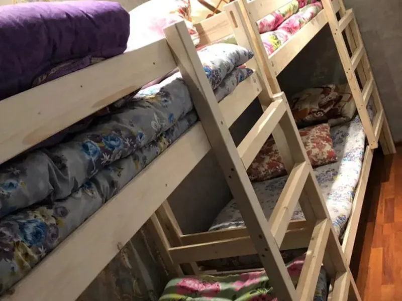 Кровать в общем номере в хостеле «SKALA»