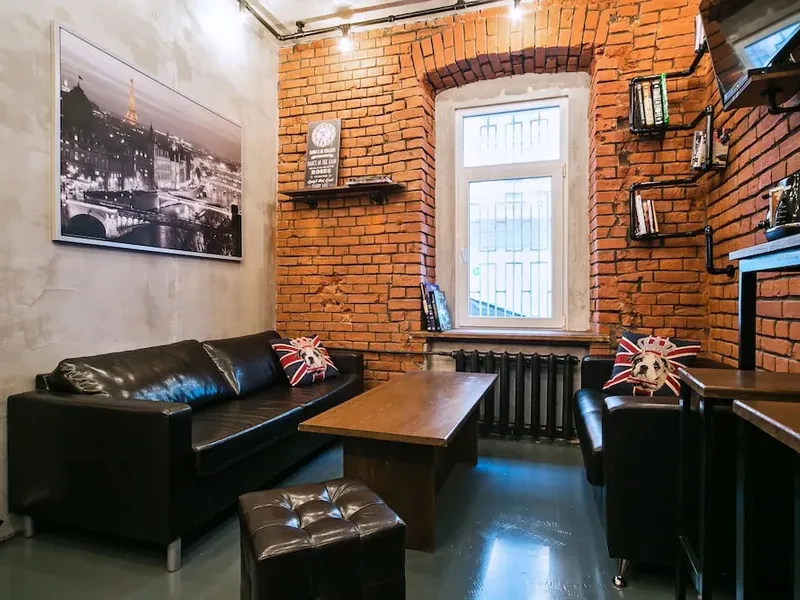 Ресепшн / лобби «Loft Hostel 77»