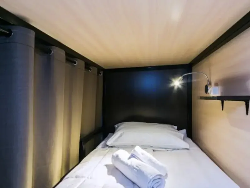 Номер в хостеле «Loft Hostel 77»