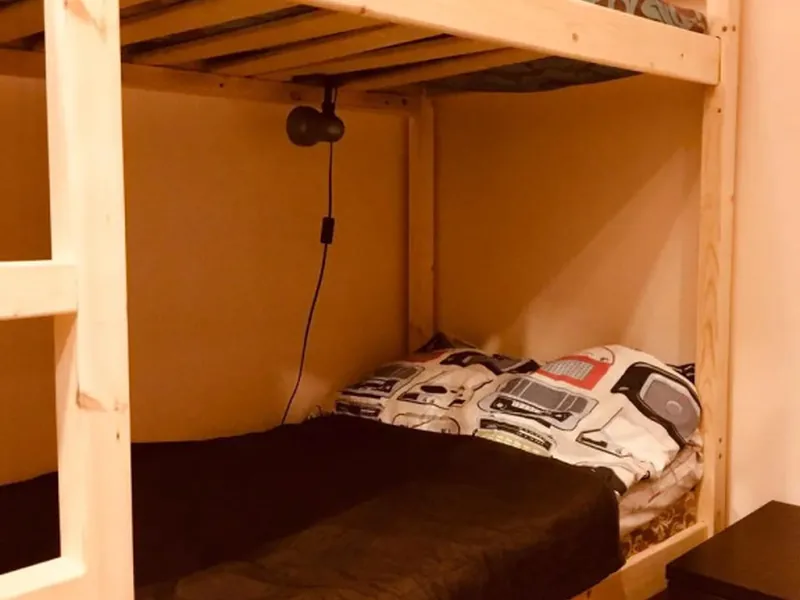 Кровать в общем номере в хостеле «Legend Hostel»