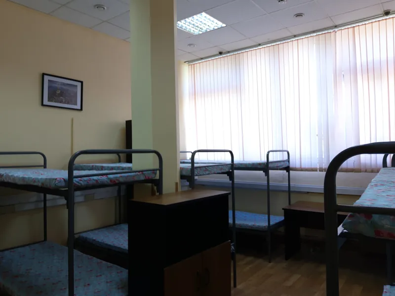 Кровать в общем номере (мужской номер) в хостеле «Primavera Hostel»