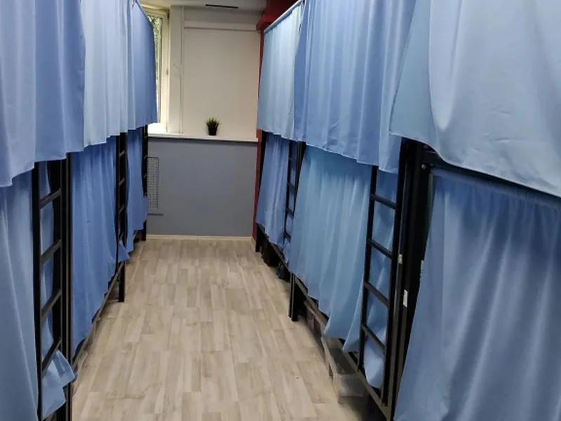 Кровать в общем номере в хостеле «Russland Hostel»