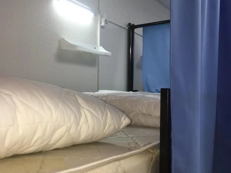 Кровать в общем номере (мужской номер) в хостеле «Travel Inn Электрозаводская»
