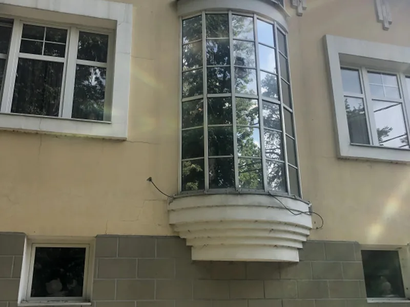 Фасад / вход «Красивый Дом»