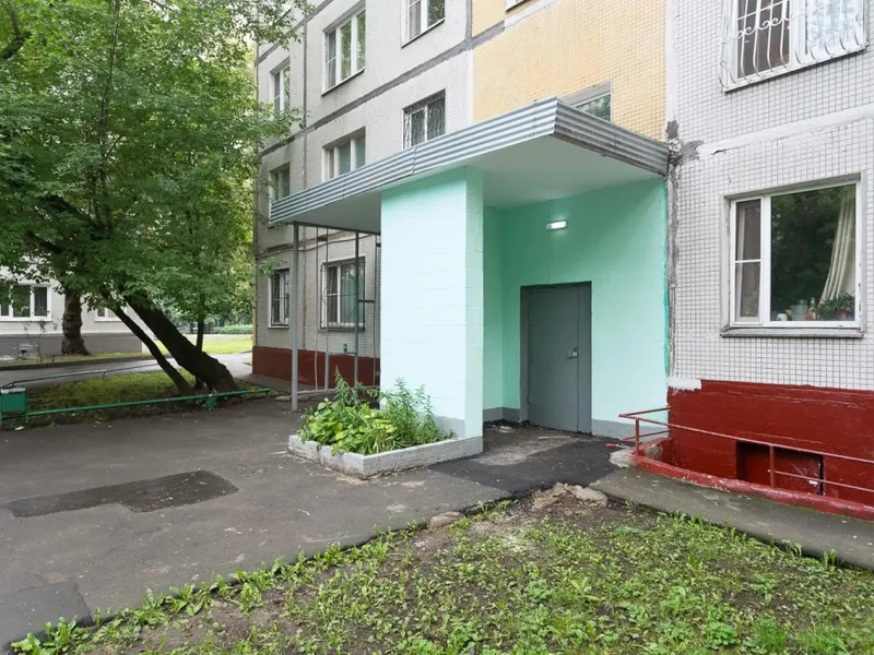 Фасад / вход «BestFlat24 (БэстФлэт24) на улице Декабристов 36 корпус 1»