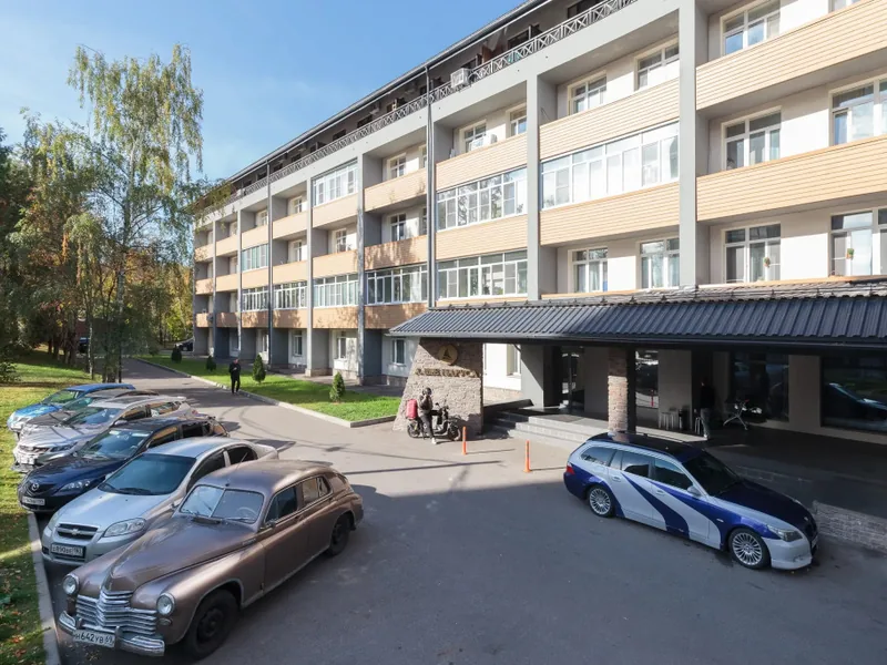 Фасад / вход «Фокс Хаус на Свистуха с1к1»
