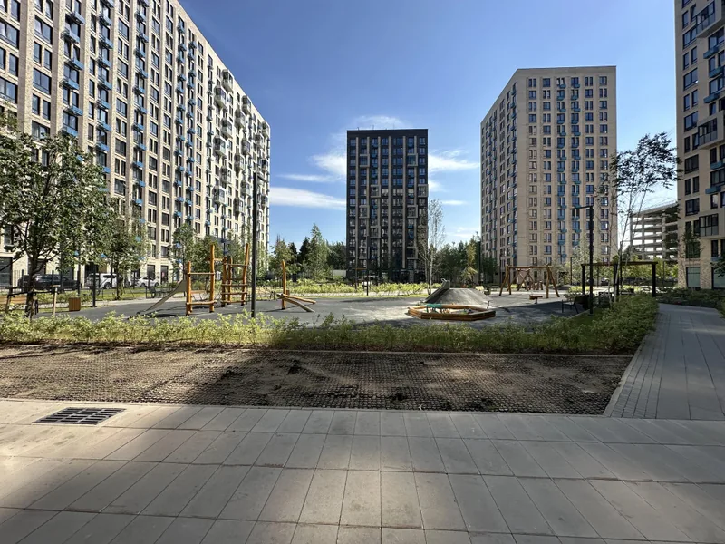 Фасад / вход «Еро 2-ка возле канала Москвы реки и Аэрапорта»