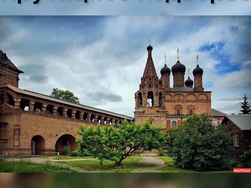 Фасад / вход «на Симоновской набережной»