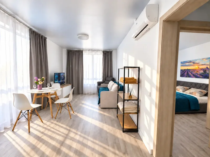 Апартаменты с 2 комнатами в квартире «Роскошная евродвушка DeluxeApart на Новой Риге»