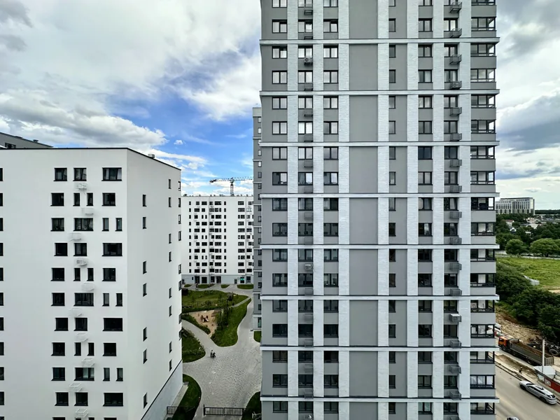 Фасад / вход «КакДома студия улица Братьев Гранат 6-117/1 метро Прокшино Новая Москва»