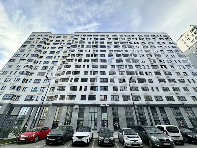 Фасад / вход «КакДома студия улица Братьев Гранат 6-877 метро Прокшино Новая Москва»