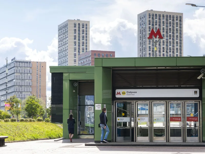 Фасад / вход «Дизайнерская Однокомнатная Квартира Метро Озерная»