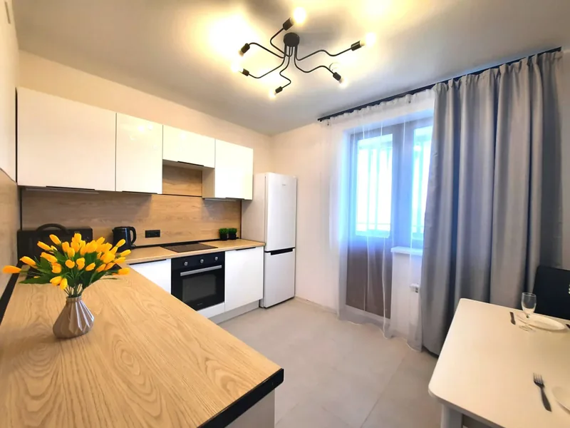 Апартаменты с балконом и с красивым видом из окна в квартире «Loft Studio на Сосновой»
