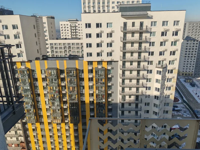 Фасад / вход «между Москвой и Аэропортом Домодедово»