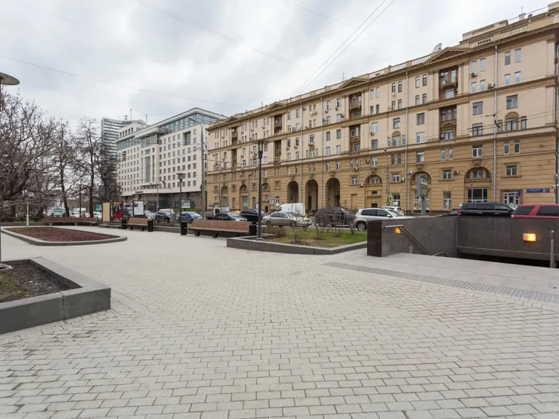 Фасад / вход «на Новом Арбате 30к9»
