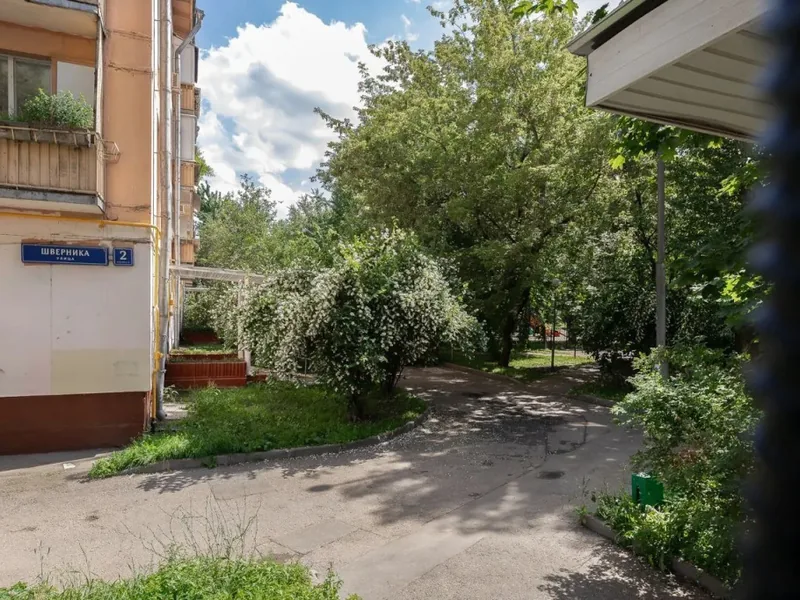 Фасад / вход «на ул. Шверника»