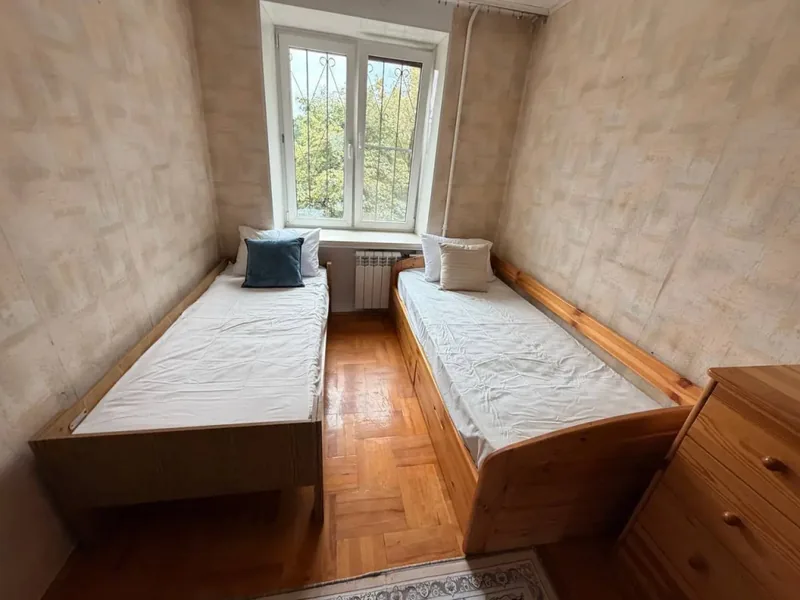 Номер в квартире «на улице Космонавтов 12»