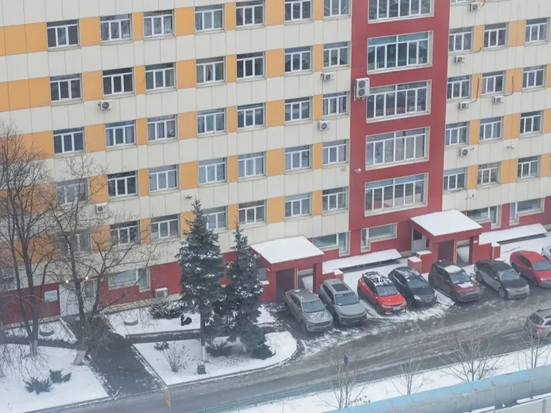 Фасад / вход «на улице Весенняя 4»