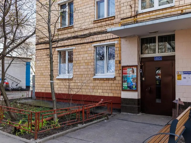 Фасад / вход «на Улице Зоологическая 32»