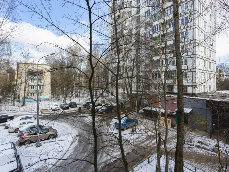 Фасад / вход «на Железнодорожной 27»
